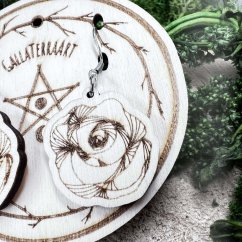 Autorské dřevěné náušnice - Růže Autorské dřevěné náušnice - Růže