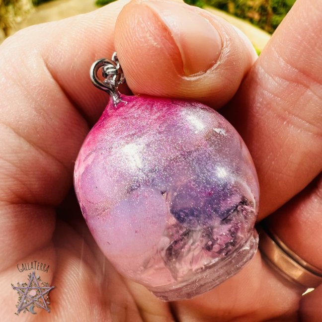 Orgonite skull / kunzite necklace - for love, self-love and emotional balance