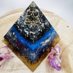 Orgonitová pyramida s budhou, křišťálem, labradoritem, jadeitem pro klid, vyrovnanost a meditace Orgonitová pyramida s budhou, křišťálem, labradoritem, jadeitem pro klid, vyrovnanost a meditace