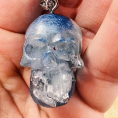 Orgonitová lebka / náhrdelník s akvamarínem - pro klid, odvahu a pravidvou komunikaci