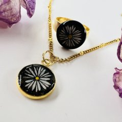 Hand-painted daisy jewellery set