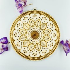 Dřevěná omalovánka mandala s lístky Dřevěná omalovánka mandala s lístky
