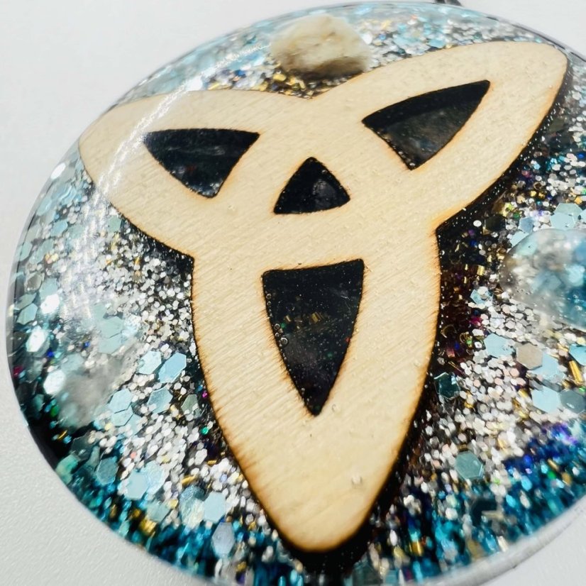 Orgonitový šperk / talisman / amulet s triquetrou pro harmonii a pravdu