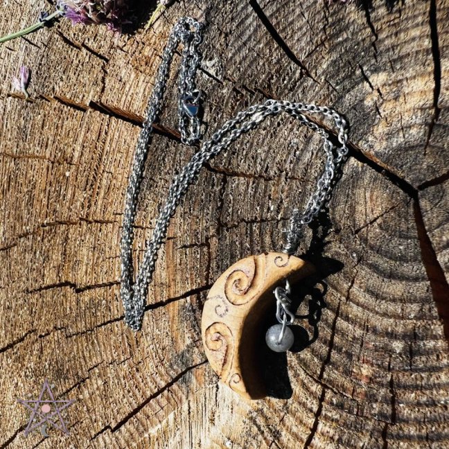 Wooden hand-carved jewelry - Crescent - intuition, transformation