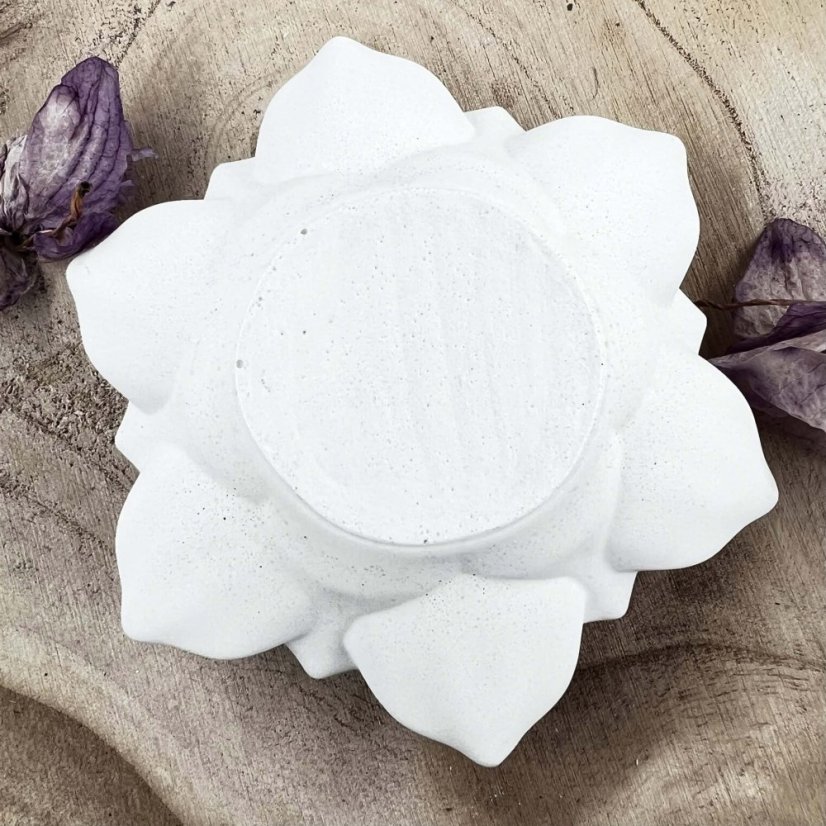 Svícen ve tvaru lotosu - bílý