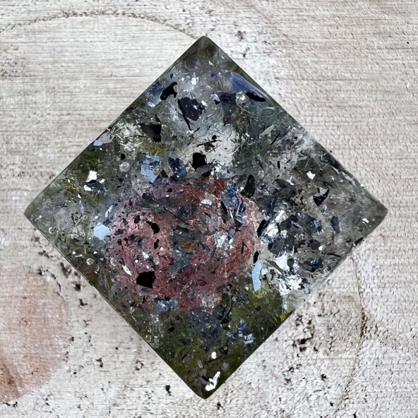 Orgonitová krychlička – těžítko & antistres - pro hojnost a štěstí