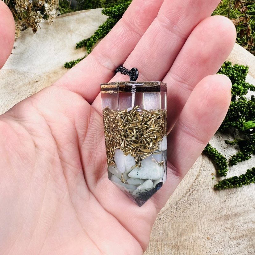 Orgonitové MAXI kyvadlo / přívěšek s jadeitem a runou Eihwaz - pro ochranu, stablitu, uzemění