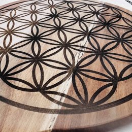 Kulaté akáciové prkénko s rukojetí - Květ života