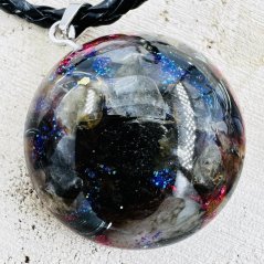 Orgonite jewellery with labradorite and rock crystal for strength, truth and protection