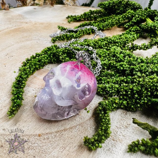 Orgonite skull / kunzite necklace - for love, self-love and emotional balance