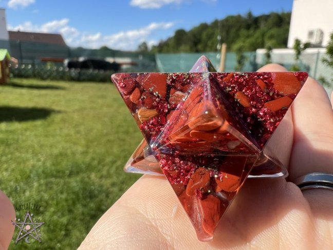 Orgonitová merkaba červená