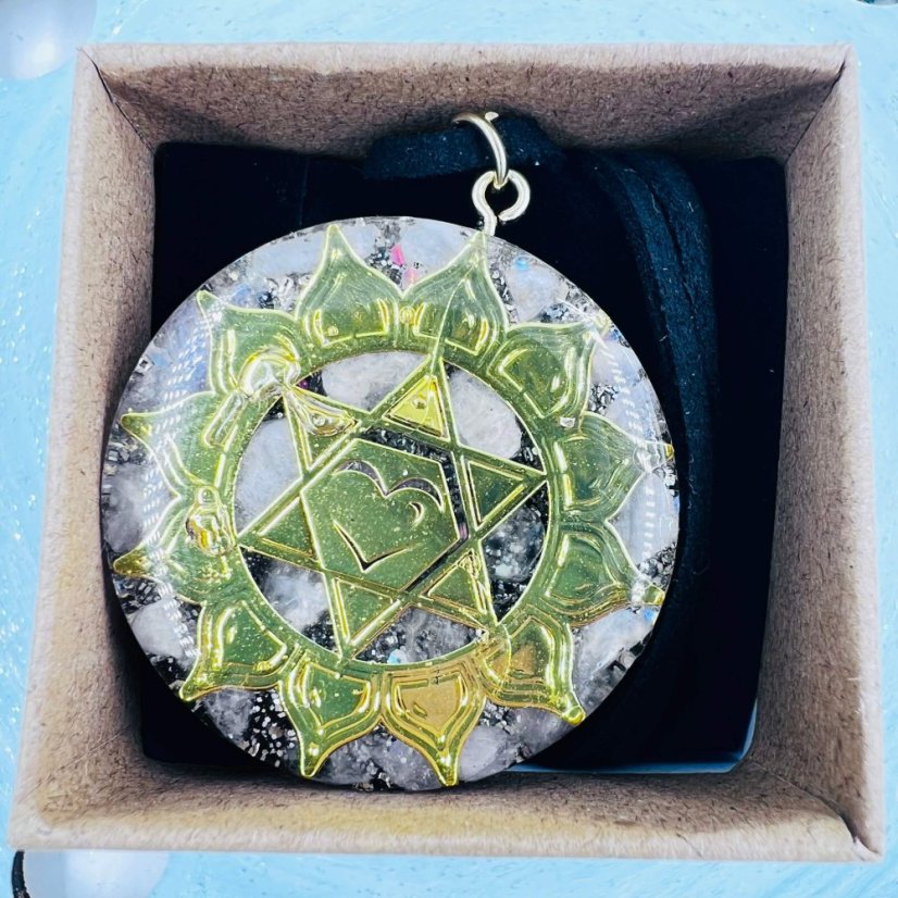 Orgonitový přívěšek / amulet / talisman - pro lásku a harmonické vztahy