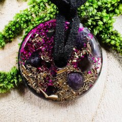 Orgonitový šperk / amulet / talisman s fluoritem - pro ochranu mysli, intuici a koncentraci