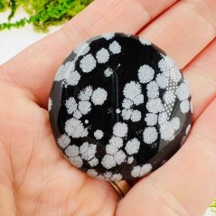 Vločkový obsidián - ochrana, klid, rovnováha Vločkový obsidián - ochrana, klid, rovnováha