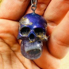 Orgonitová lebka / náhrdelník s modrým achátem - pro klid, rovnováhu a pravdu