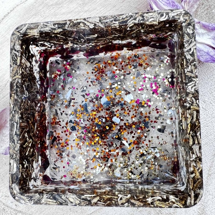 Orgonitová krabička s květem života - pro nabíjení a očistu krystalů, špěrků ad.