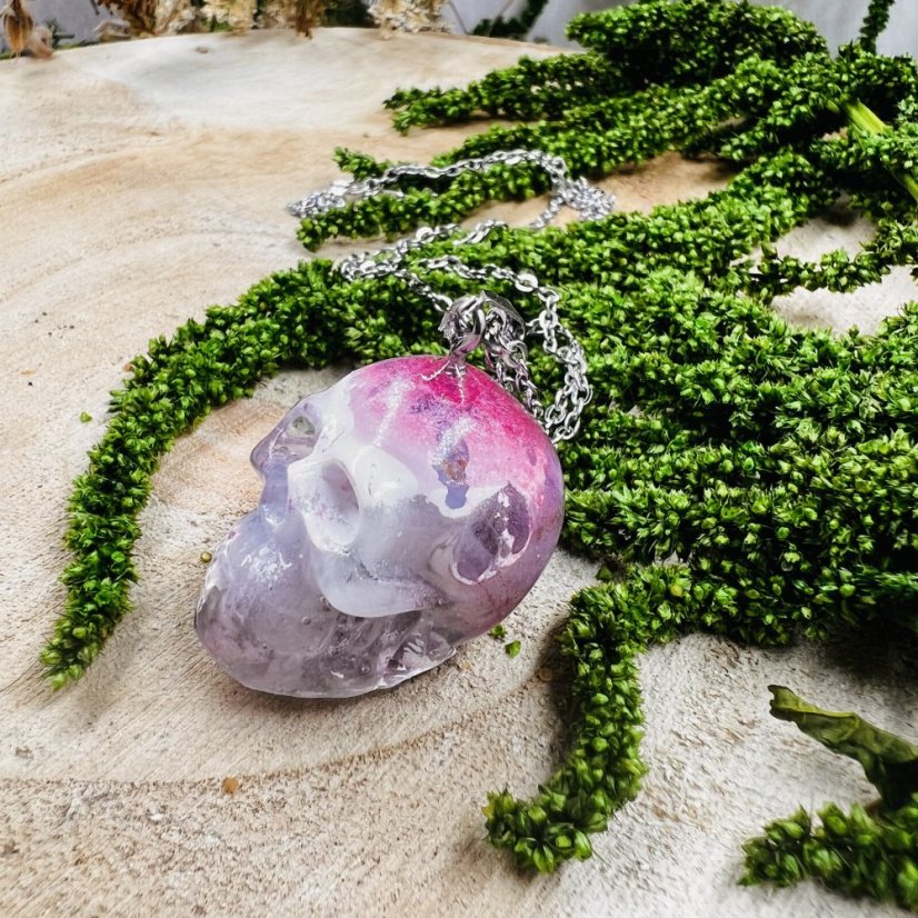 Orgonitová lebka / přívěšek s kunzitem - pro lásku, sebelásku a emoční rovnováhu