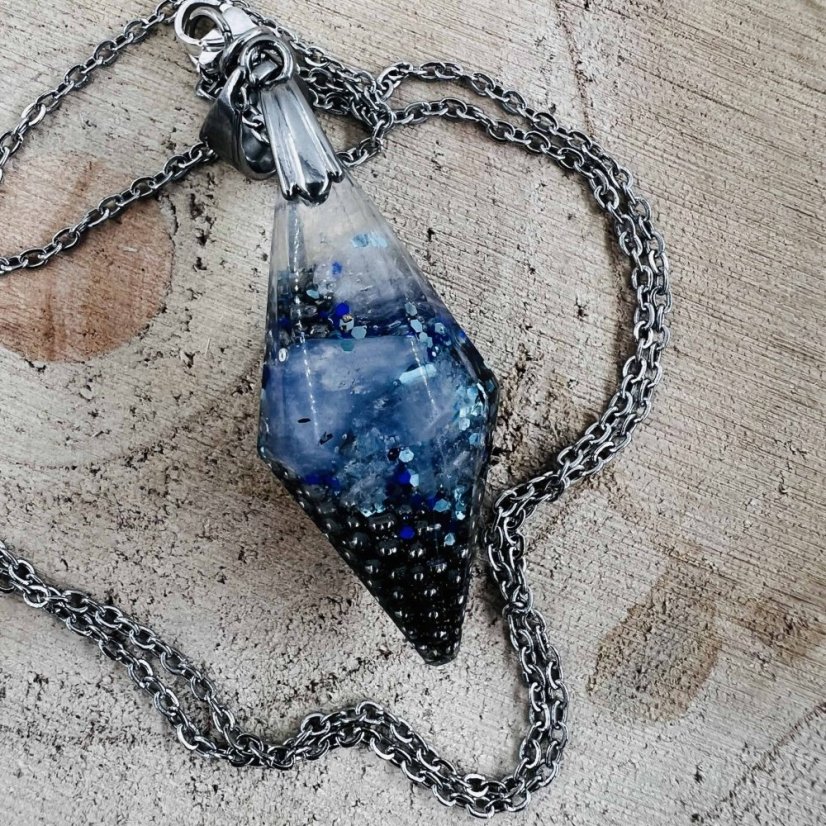 Orgonite pendulum / pendant with rock crystal - for intuition, cleansing and protection