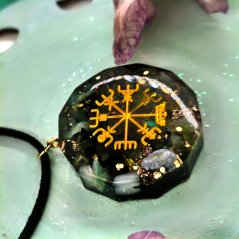 Orgonite pendant / amulet / talisman with Vegvisir - for peace, abundance and inner strength