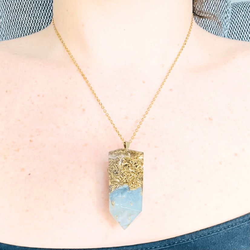 Orgonitové MAXI kyvadlo / přívěšek sakvamarínem - pro klid, pravdu a intuici