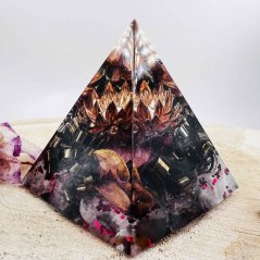 Orgonite pyramid with lotus and crystal for peace, love and balance
