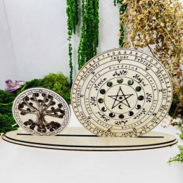 Dřevěný stojánek 29cm – minimalistický stojan na velké dekorace