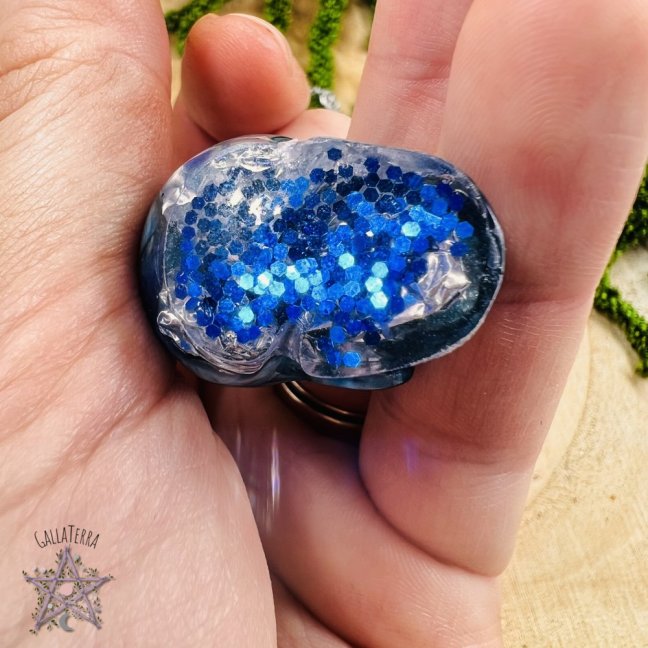 Orgonite skull pendant – for communication and inspiration