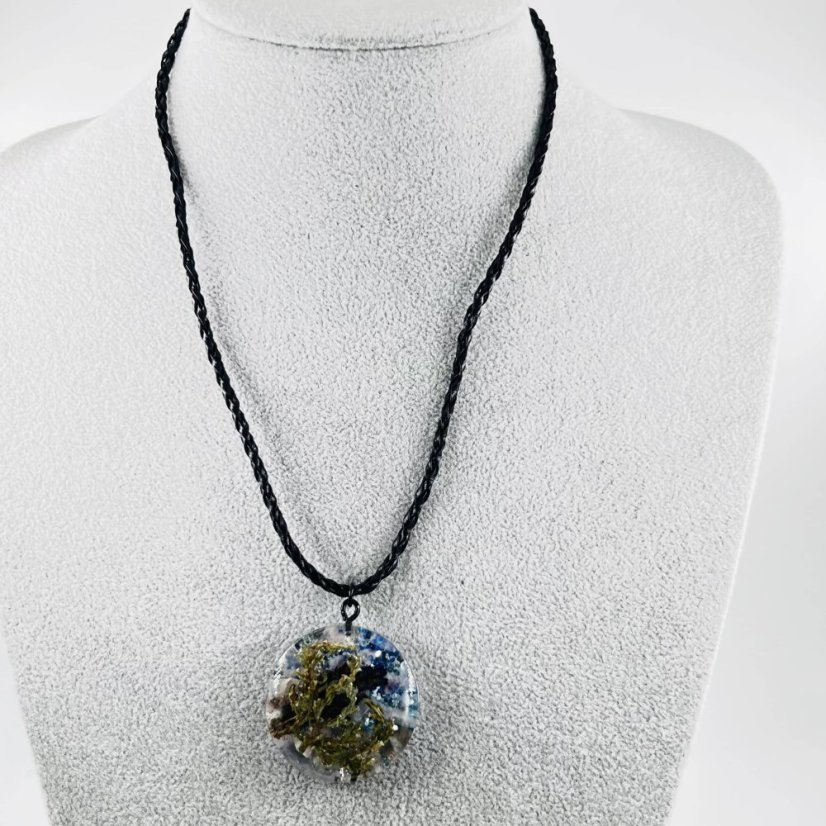 Orgonitový přívěšek / amulet / talisman s kvítím pro odvahu, vyrovnanost a komunikaci