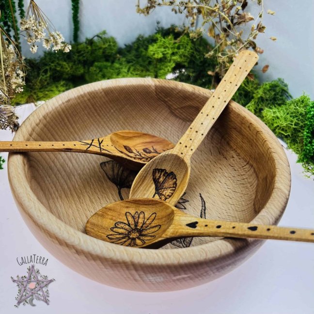 Dishes with meadow flowers