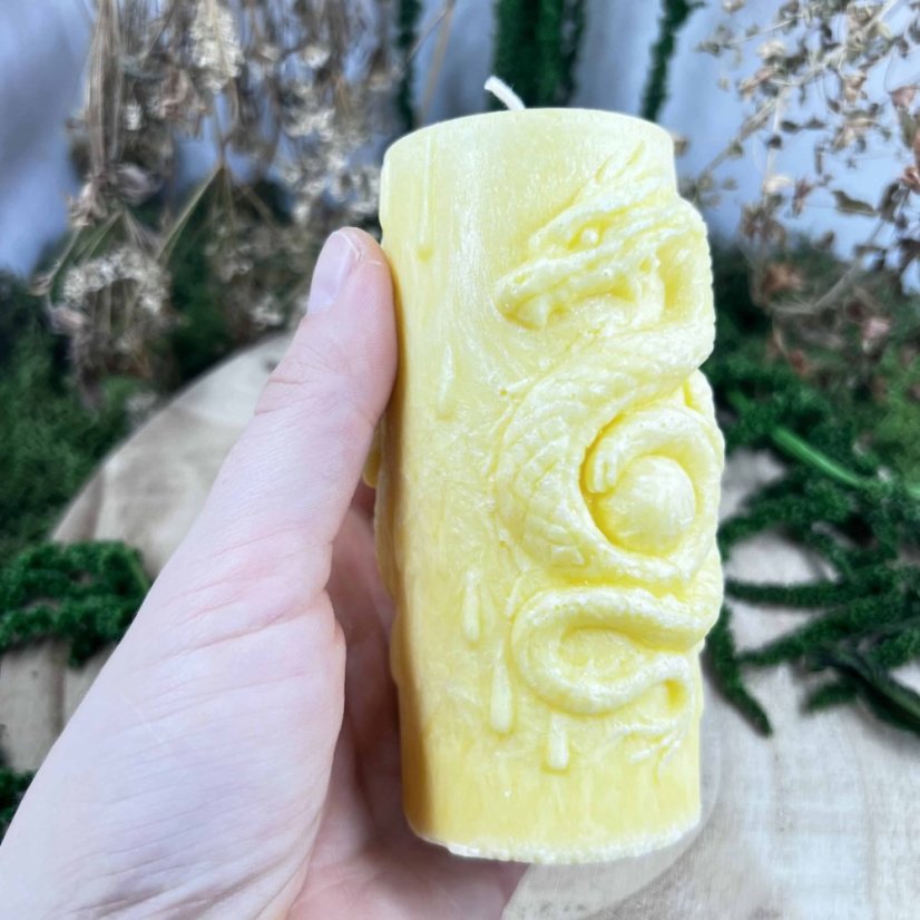 Přírodní rituální svíce - Drak - žlutá