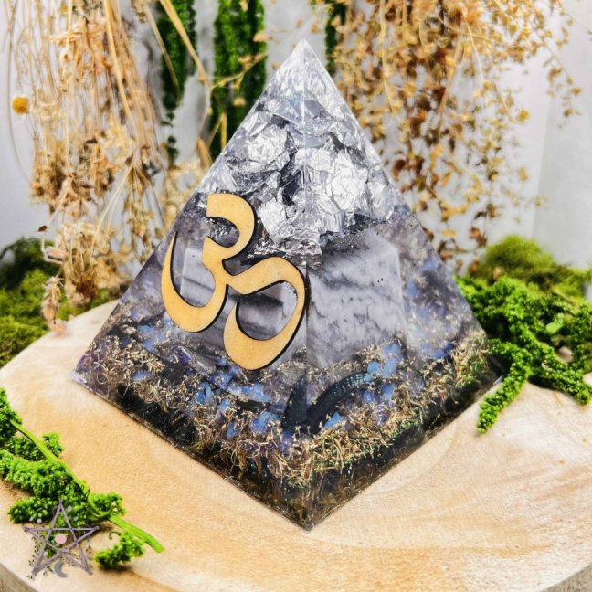 Orgonite pyramid for gentle transformation and concentration