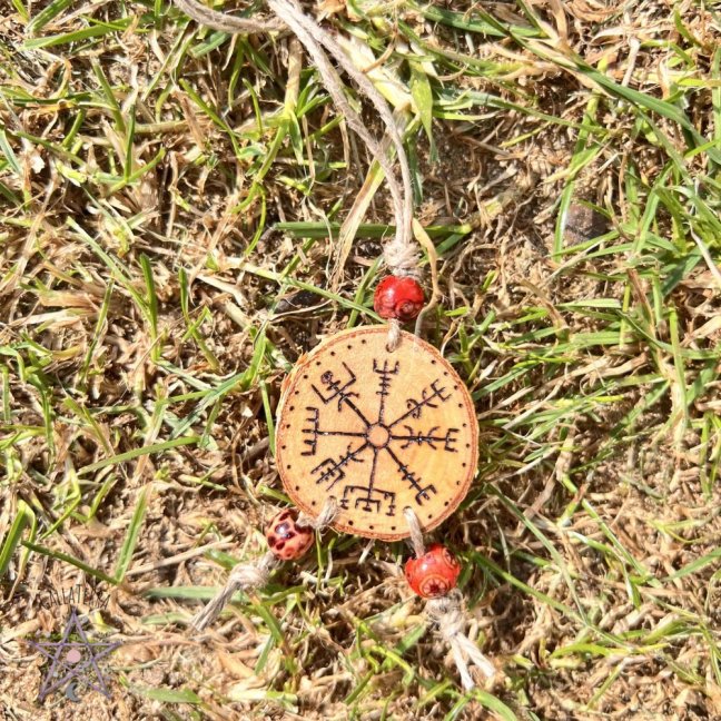 Talisman - travel protection - Vegvisír and Wunjo
