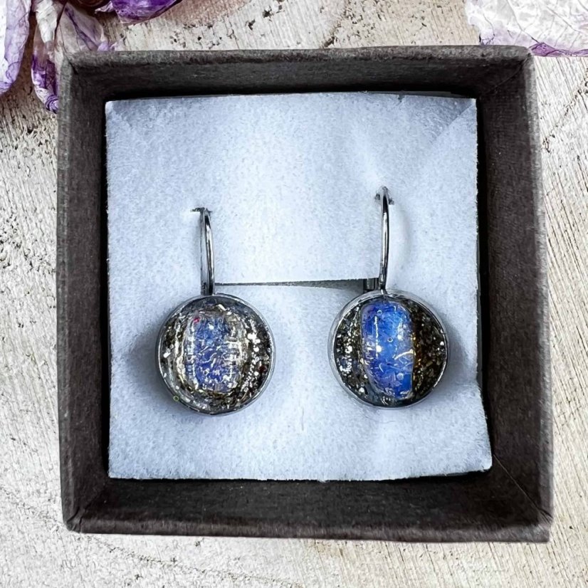 Orgonitové náušnice s opálem pro lehkost a probuzení intuice