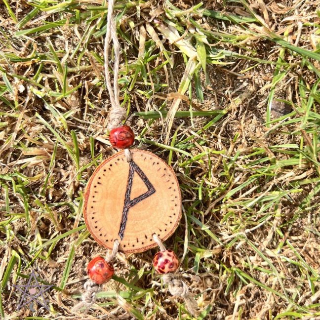 Talisman - travel protection - Vegvisír and Wunjo