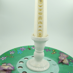 Vysoký svícen s růžovým křišťálem - pro čistotu a ochranu Vysoký svícen s růžovým křišťálem - pro čistotu a ochranu