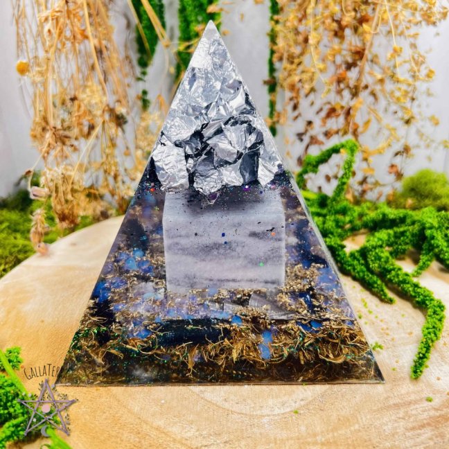 Orgonite pyramid for gentle transformation and concentration