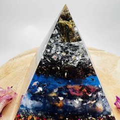 Orgonitová pyramida s budhou, křišťálem, labradoritem, jadeitem pro klid, vyrovnanost a meditace
