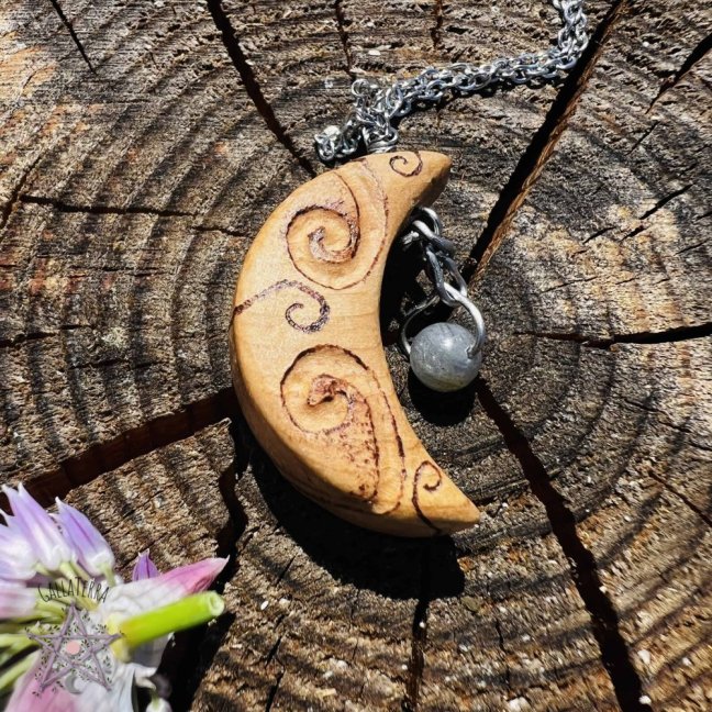 Wooden hand-carved jewelry - Crescent - intuition, transformation