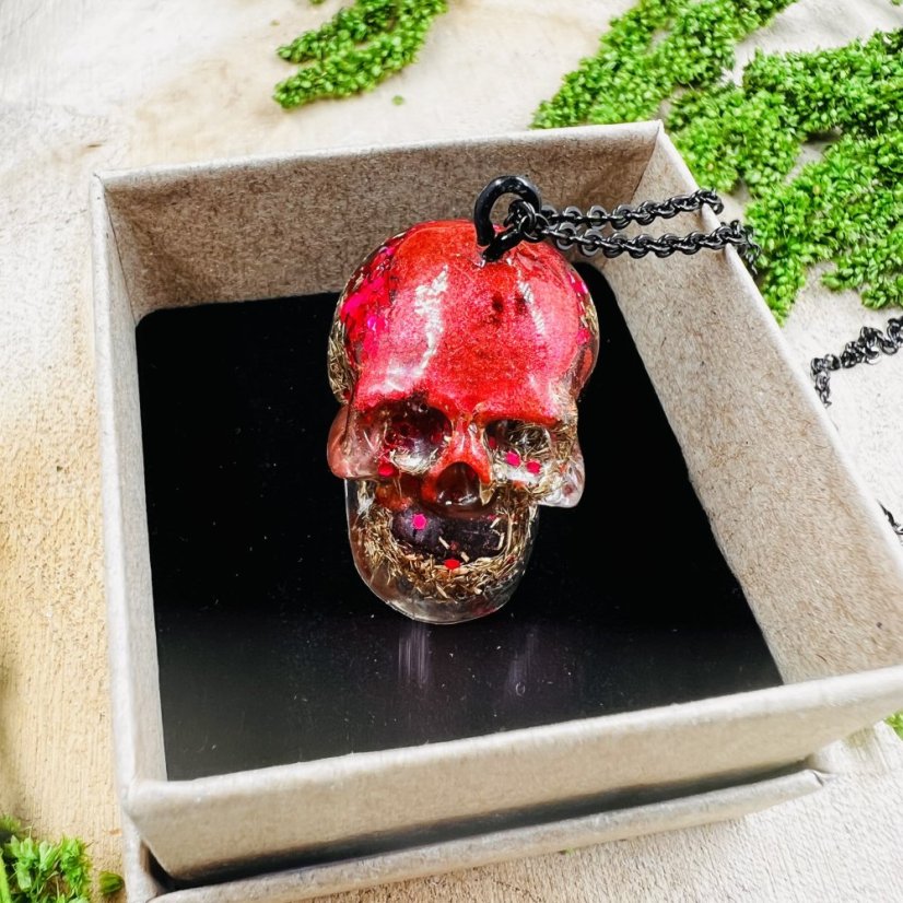 Orgonitová lebka s hematitem - pro uzemnění, ochranu a pevnost