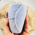 Velká modrá přírodní svíce pro harmonizaci krční čakry