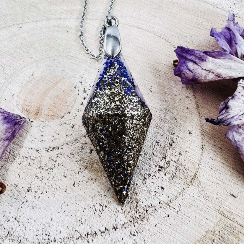 Orgonitové kyvadlo / přívěšek s kunzitem pro uvolnění napětí, lásku a vnitřní harmonii