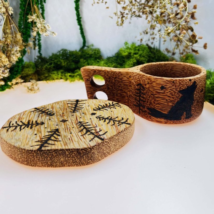 Kokosová kuksa - vlk v lese - malá