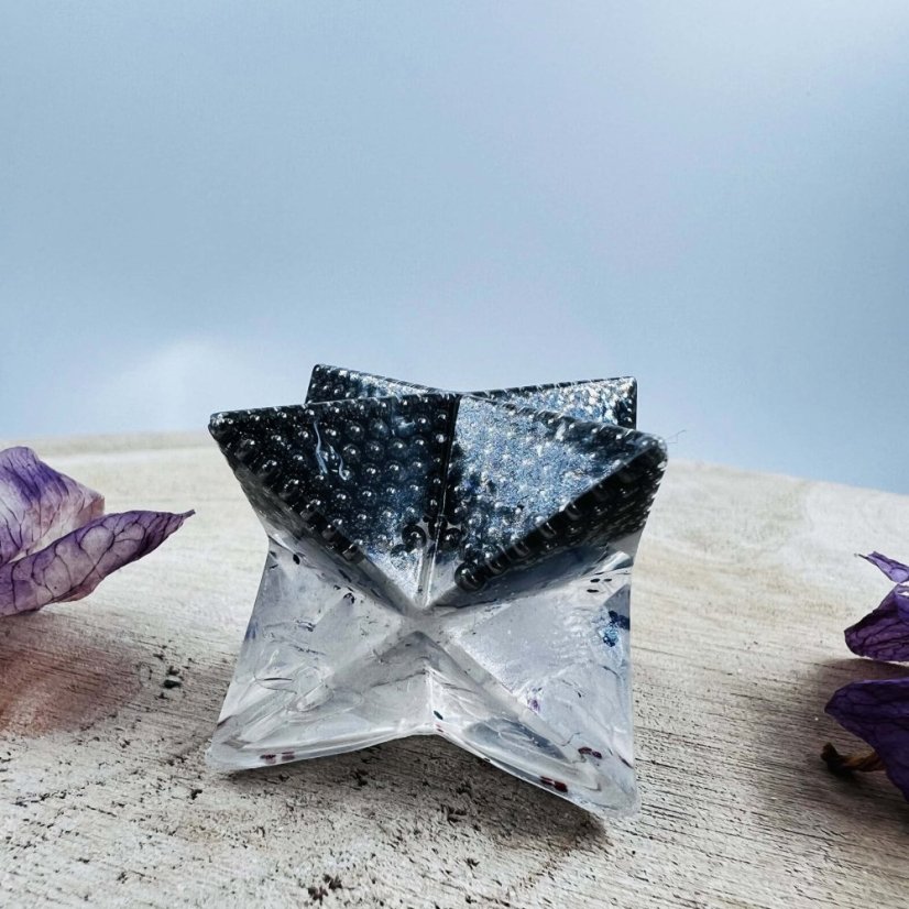 Orgonitová merkaba s křišťálem pro ochranu a andělskou energii