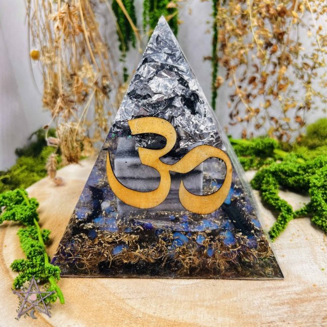 Orgonite pyramid for gentle transformation and concentration