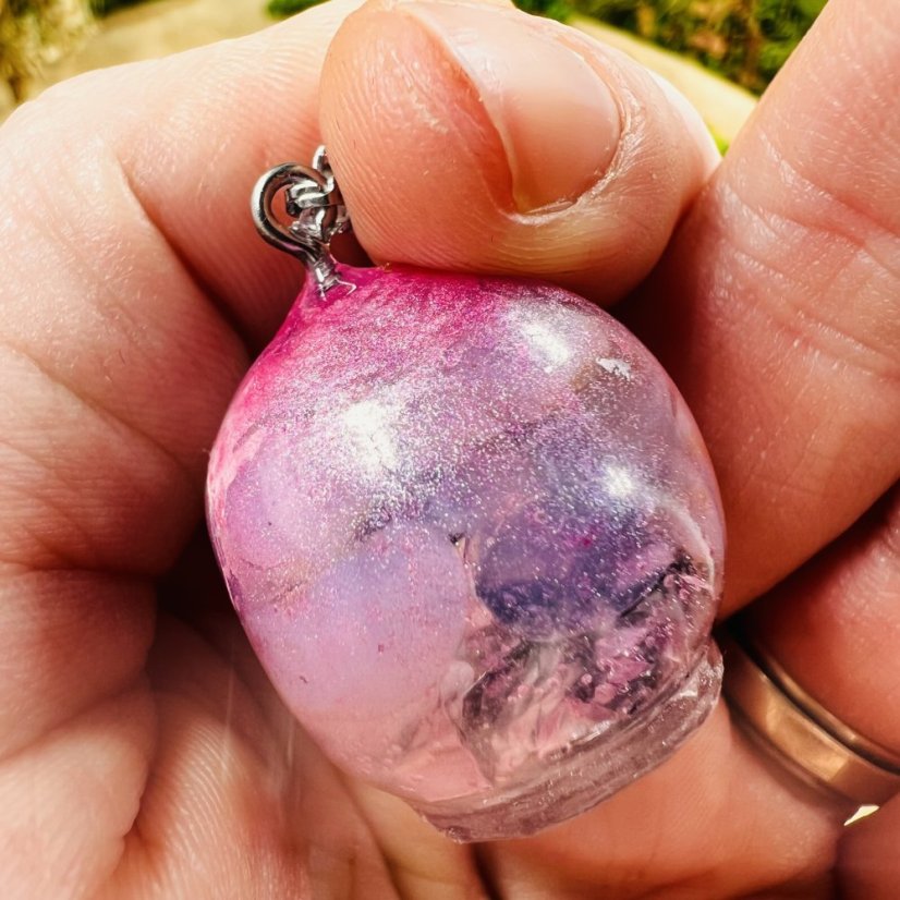 Orgonitová lebka / přívěšek s kunzitem - pro lásku, sebelásku a emoční rovnováhu