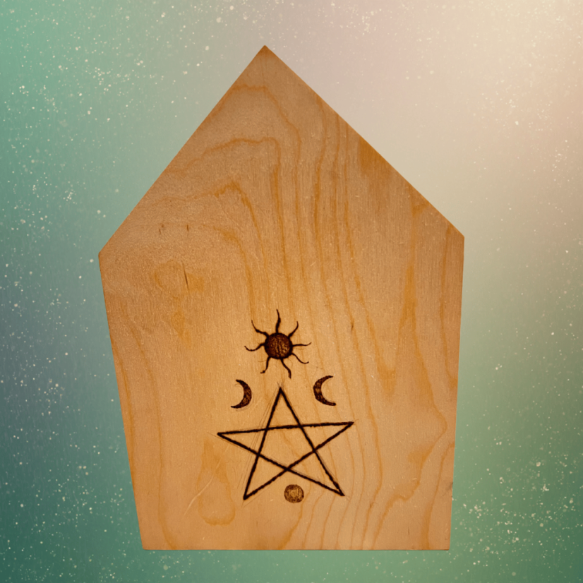 Magická polička – domeček se stabilizovaným mechem a magickými symboly - ručně vypalováno