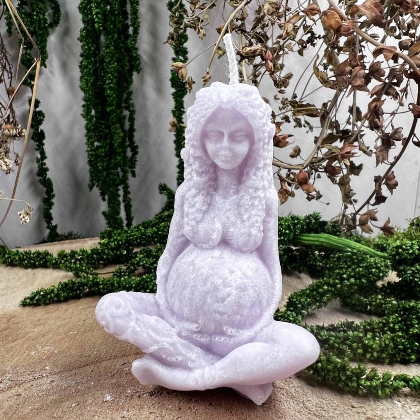 Přírodní rituální svíce Gaia - bohyně Zěmě - fialová