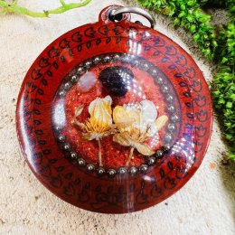 Autorský šperk s minerály a lučními květy