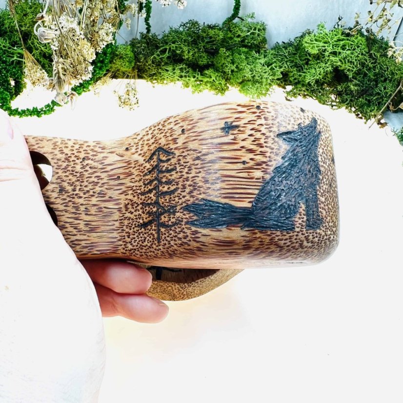 Kokosová kuksa - vlk v lese - malá