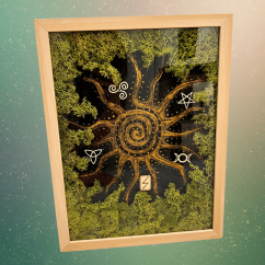 Mechový obraz s magickými symboly - Sluneční spirála Mechový obraz s magickými symboly - Sluneční spirála